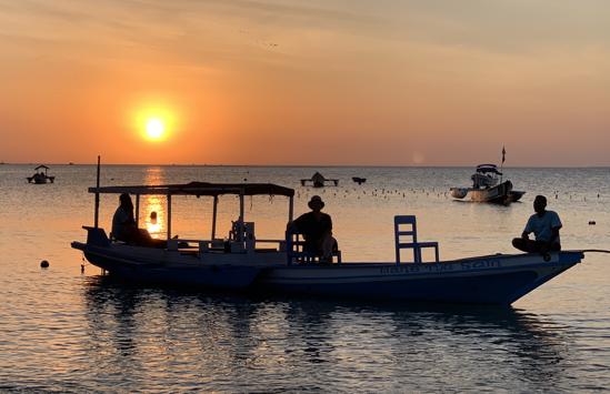 Boat at
            sunset1